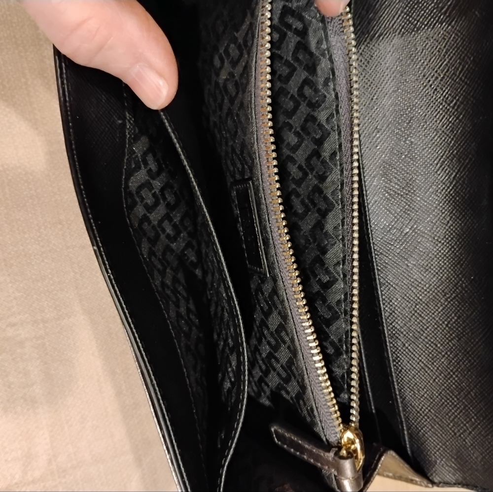 Diane Von Furstenberg & Coach Wallets. - Picture 7 of 12